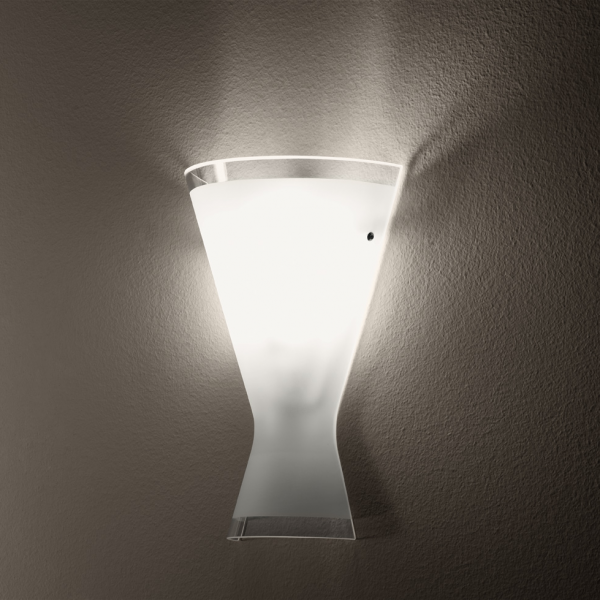 Memory A1 wall lamp, satined with clear edge